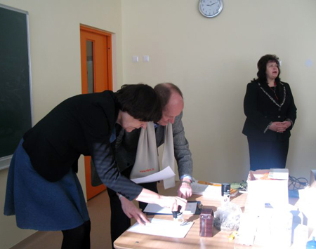 20120411 Baltupiu_progimnazijos_sutartis_01