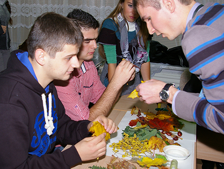 20121012 makedonieciai_centre_05