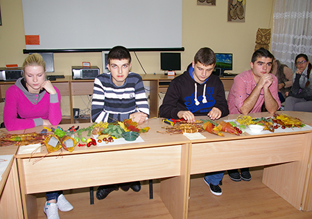 20121012 makedonieciai_centre_08